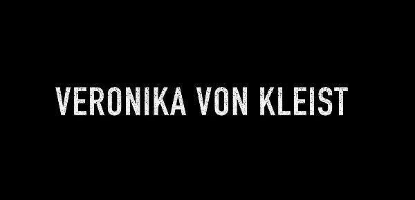  VeronikavonK Hutt slayer Leia Cosplay